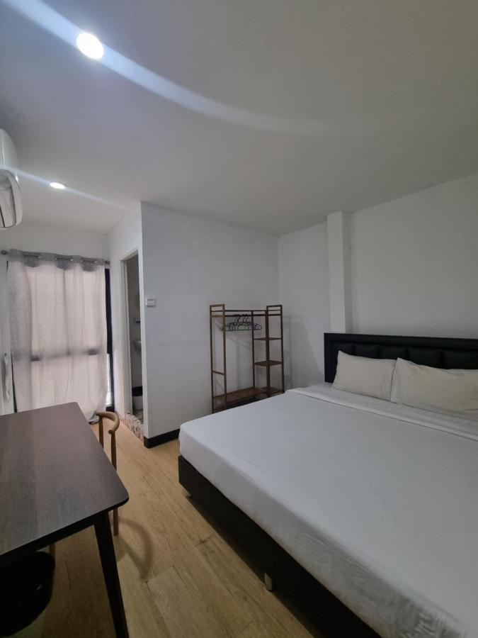 Owl'S Nest Suk 30 Hostel Bangkok Exterior photo